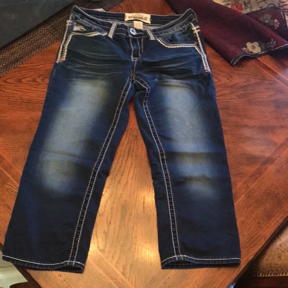 Hydraulic Jean Capri in size 8. Dark wash - Picture 12 of 13